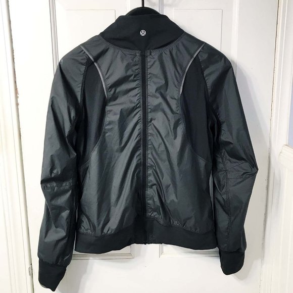 Lululemon Run: Two To Make It True Jacket sz 10 reversible black windbreaker - Picture 3 of 13